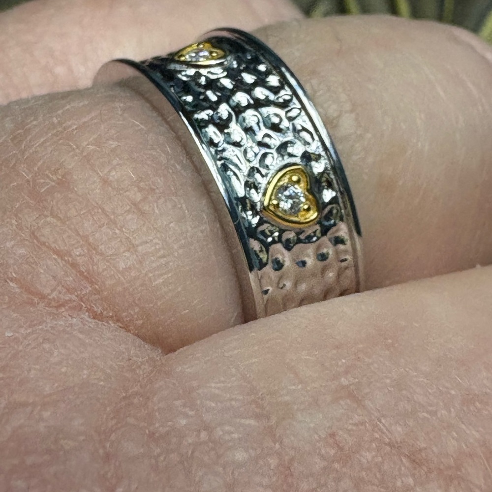 Elegant Two-Tone Heart Ring